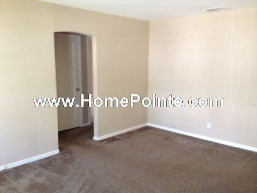 1430 38th Ave - Photo 3 of 10