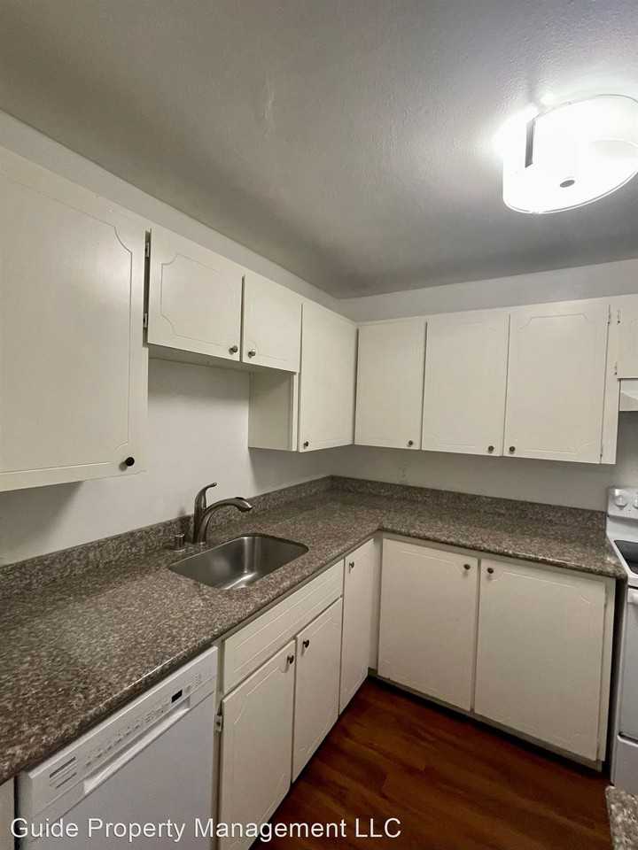 3060 SW Avalon Way - Photo 2 of 12