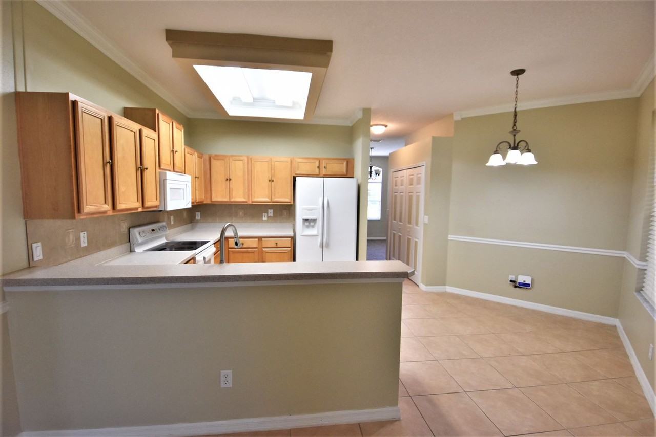 3852 Glenford Dr - Photo 3 of 12