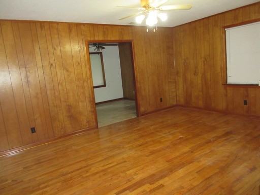 6910 Folch St - Photo 2 of 11