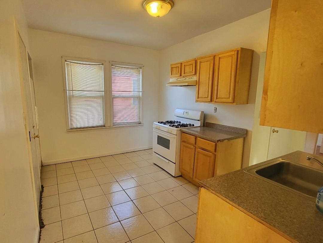 4 Gray St - Photo 3 of 21