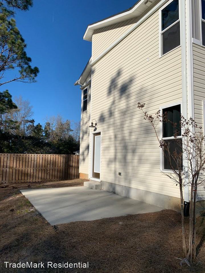 2852 Worth Dr - Photo 3 of 15