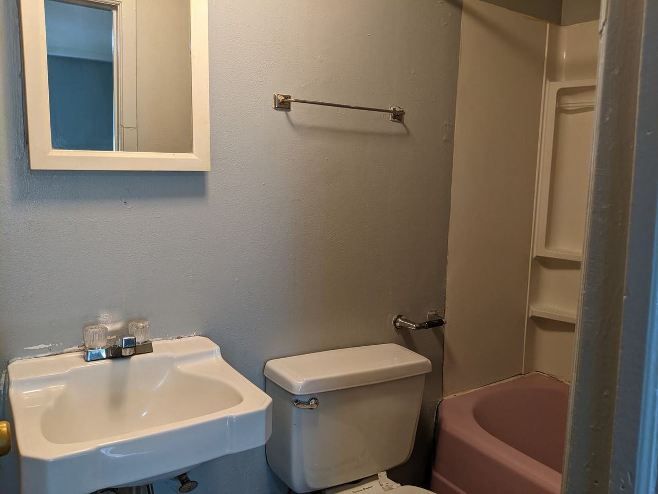 2117 Cleveland Ave - Photo 2 of 4