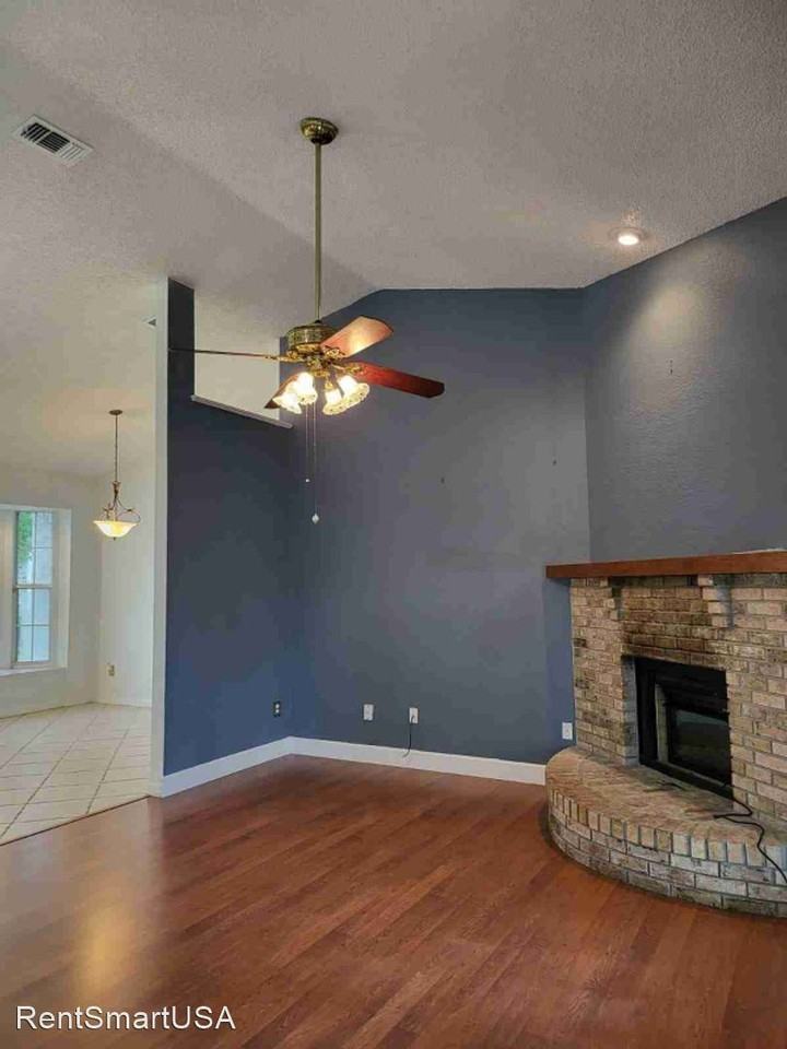 3745 Long Grove Ln - Photo 3 of 15