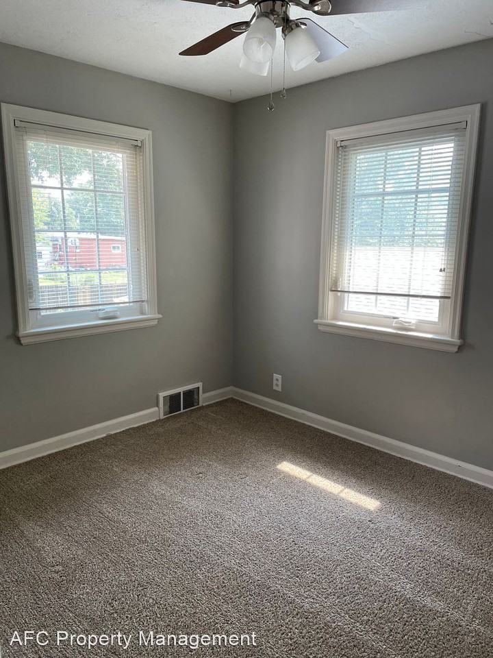 4831 South Street - Photo 3 of 11