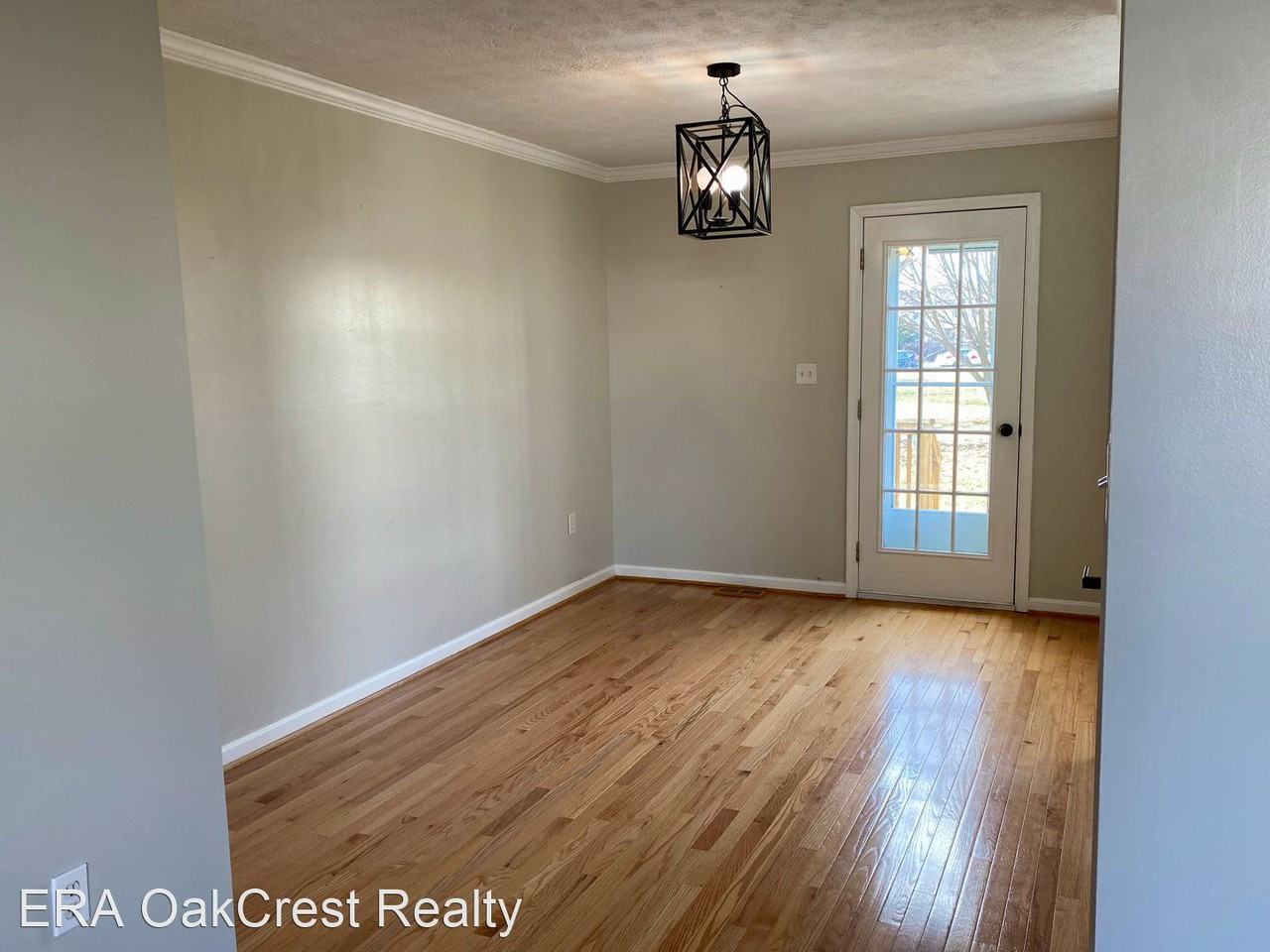 142 Surrey Club Ln - Photo 3 of 14