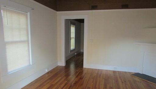 122 Main St - Photo 2 of 9