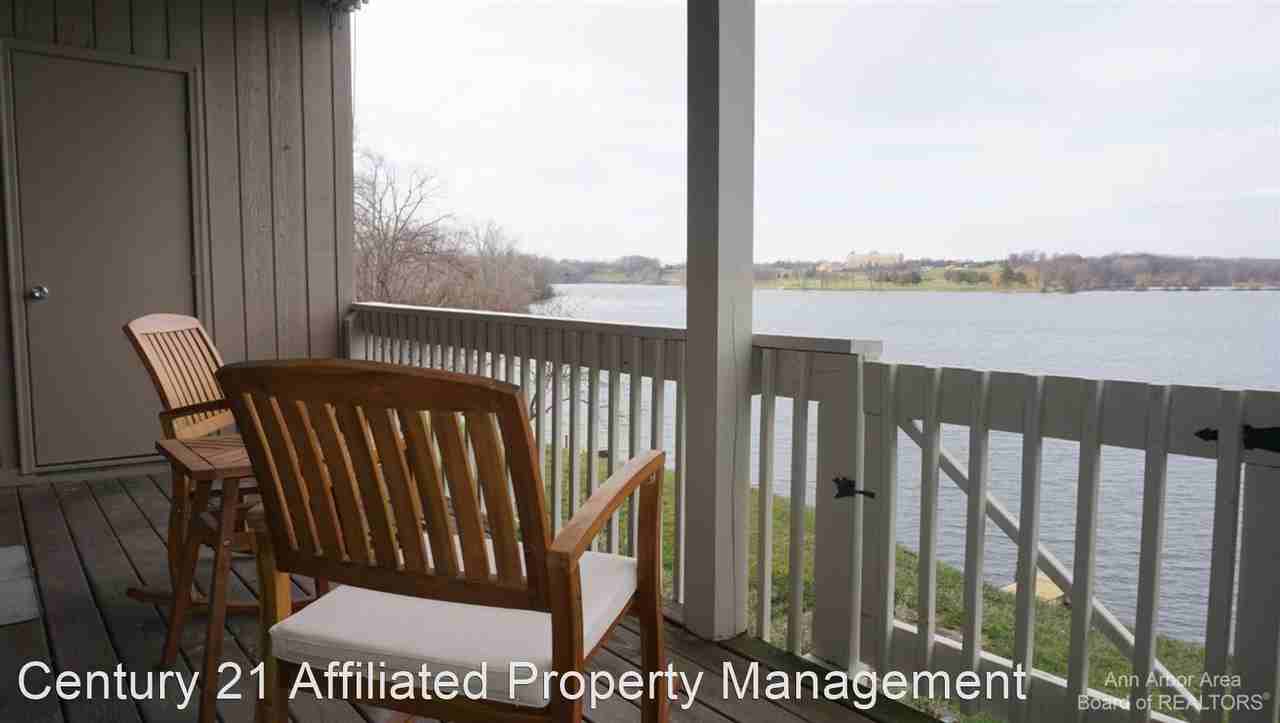 865 Cliffs Dr #102 - Photo 2 of 9