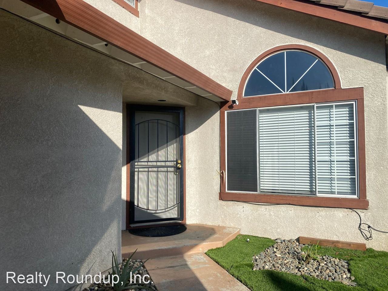 1545 Kimiyo St - Photo 2 of 43