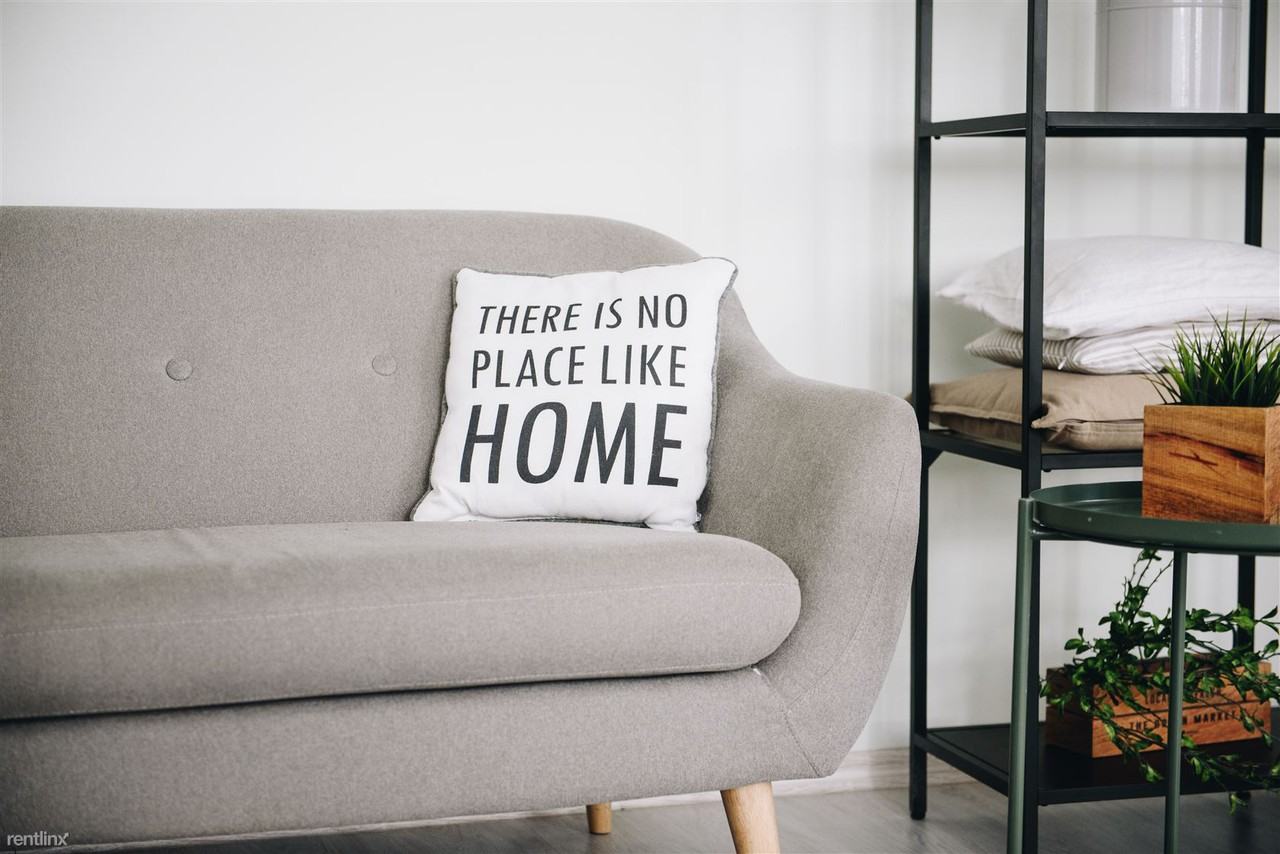 River Oaks - Photo 2 of 5