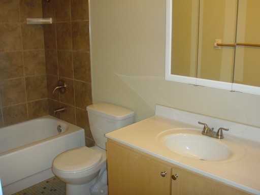 2730 Florida Ave N - Photo 3 of 7