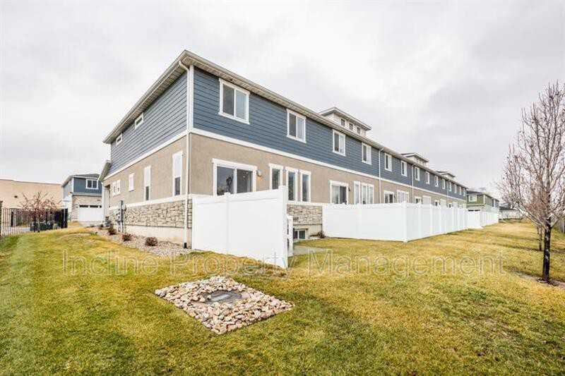 12509 S Shade Ln - Photo 2 of 50