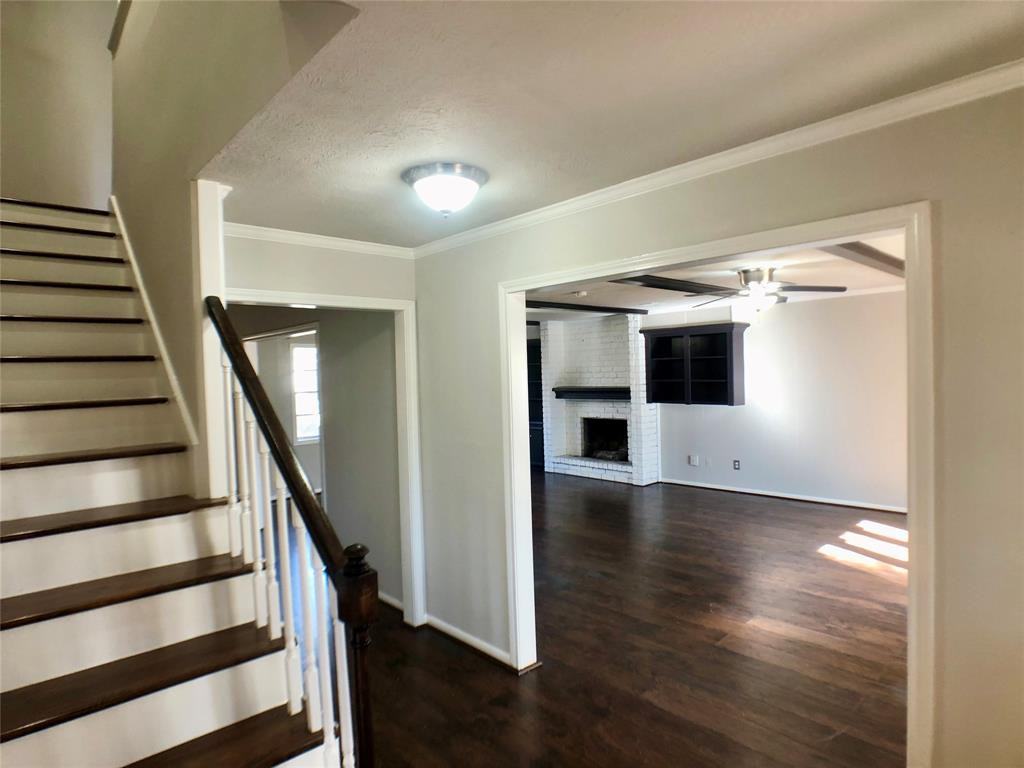 5806 Spanish Oak Dr - Photo 3 of 4