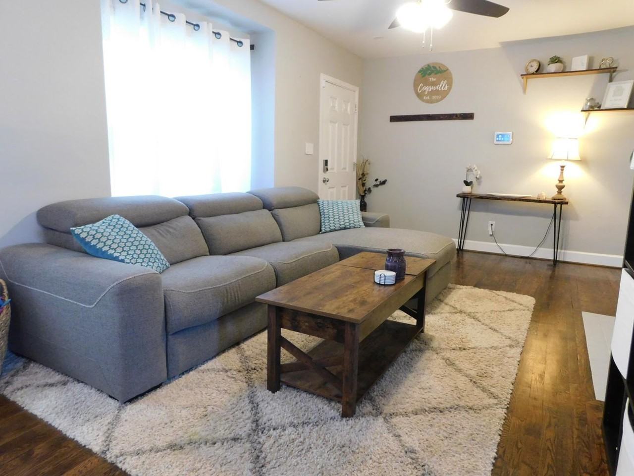 2520 Brentwood Pl - Photo 2 of 9