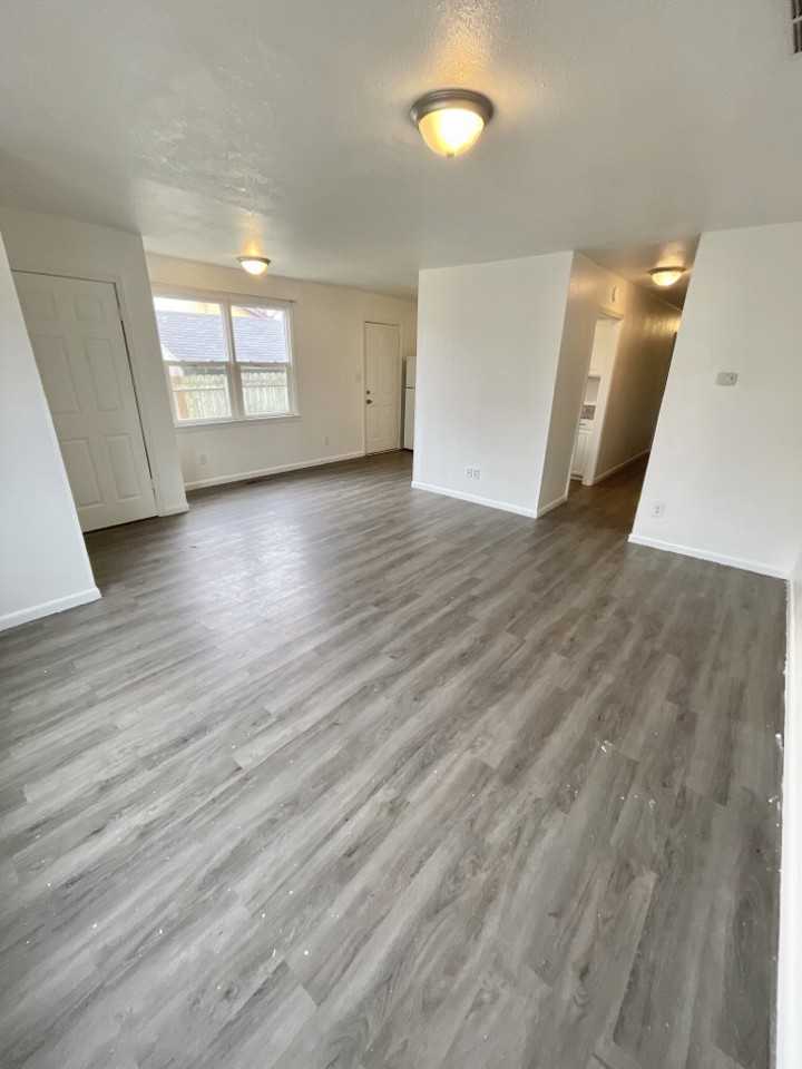 1411 N Courtland Ave - Photo 2 of 14