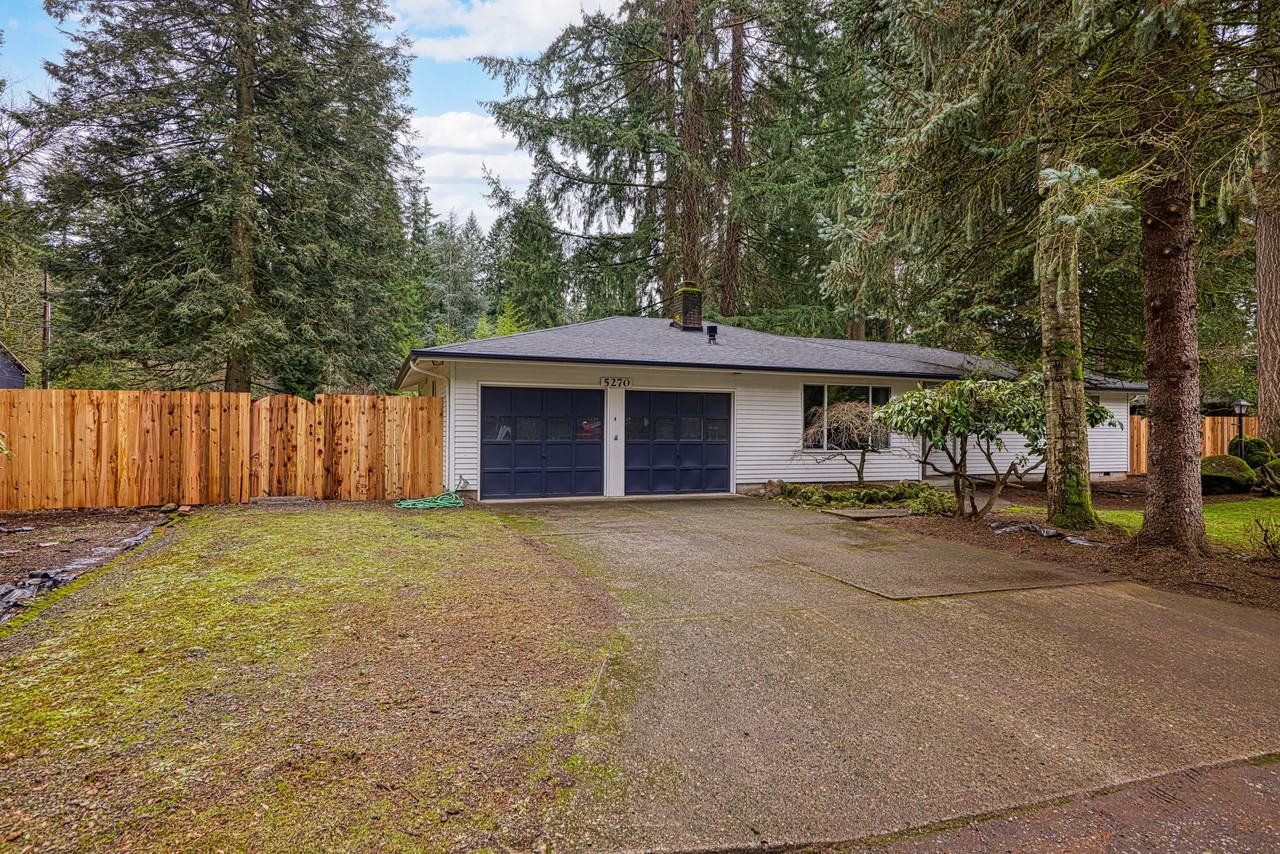 5270 Chinook Ct - Photo 3 of 24