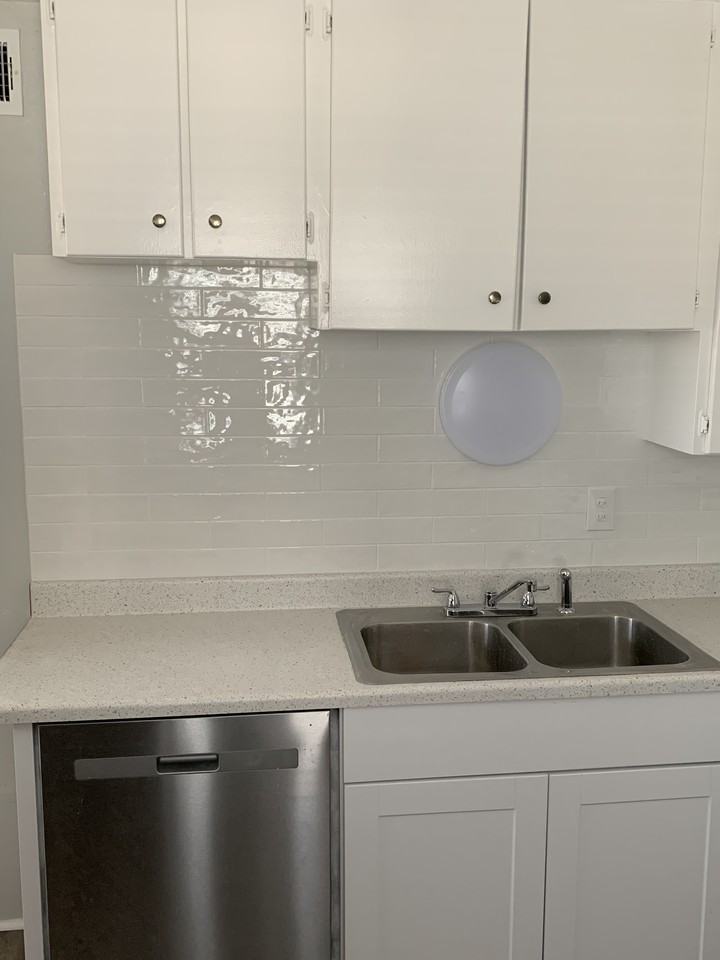 421 Colorado Blvd - Photo 3 of 6