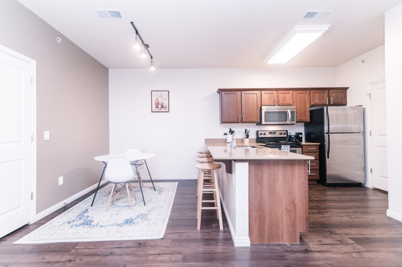 140 E 2200 N #B303 - Photo 3 of 13