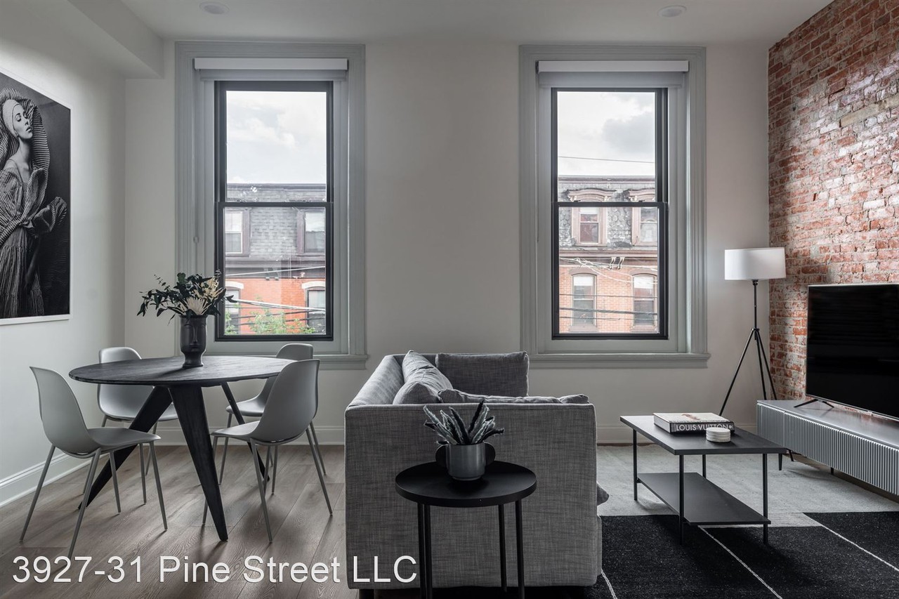 Luxury On Pine - Photo 2 of 24