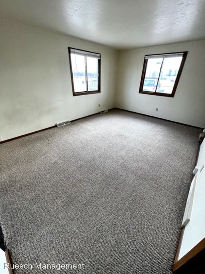 1168 Scheuring Rd. - Photo 2 of 9