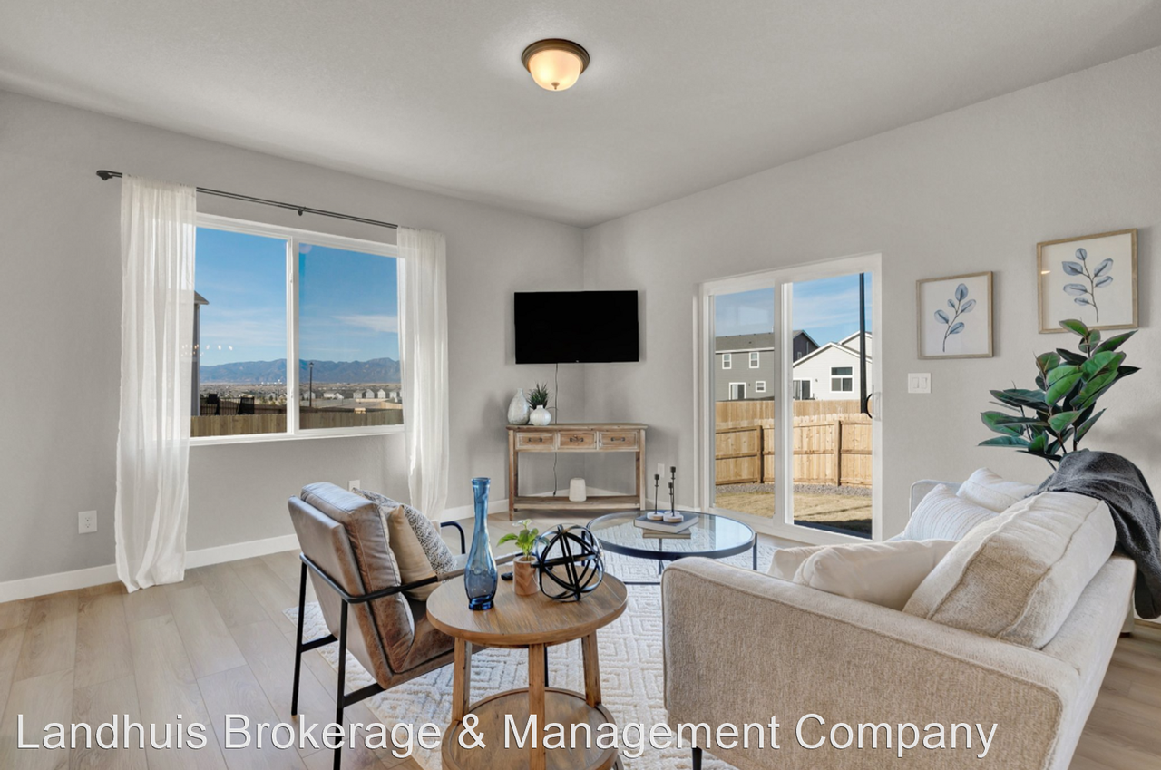 11286 House Finch Ln - Photo 3 of 32