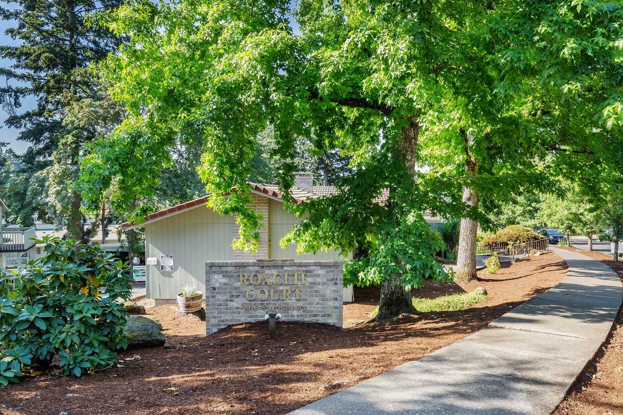 Roxclif Apartments 1908 Southwest Roxbury Avenue, Cedar Hills, OR