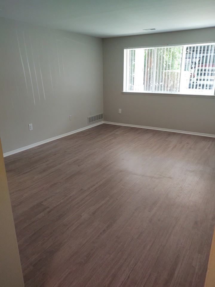 Cass Lake Shore Club Apartments - Photo 4 of 8