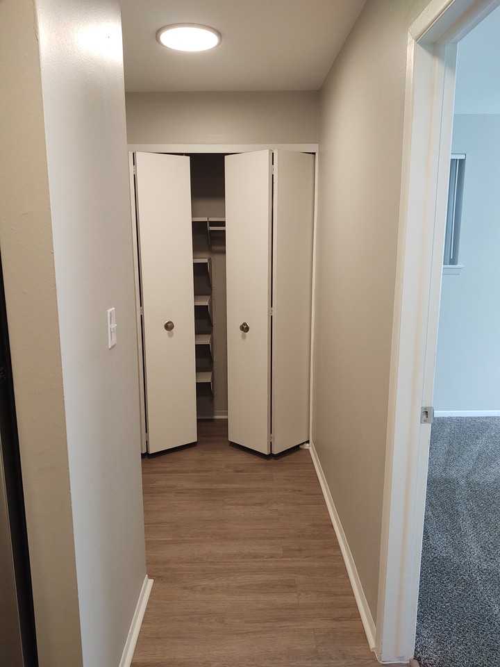 Cass Lake Shore Club Apartments - Photo 6 of 8