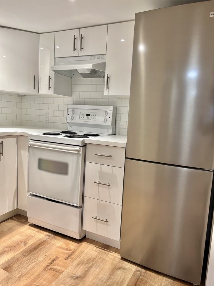 830 Union Street - Photo 4 of 32