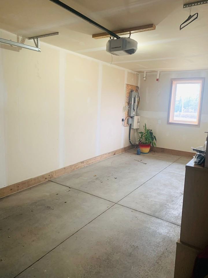 23 Echovalley Dr - Photo 2 of 18