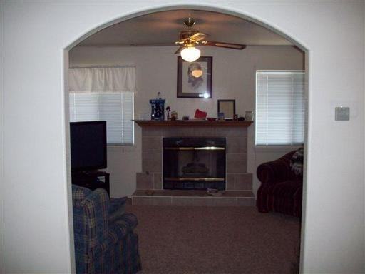 35 S 200 W St - Photo 2 of 7