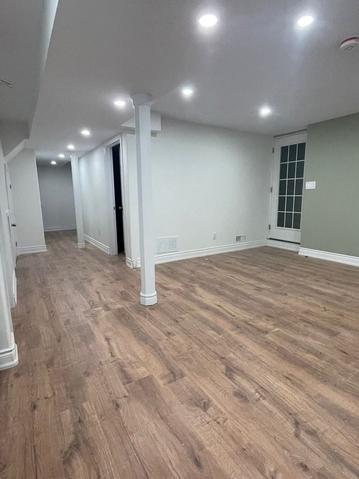 250 Chalmers Street - Photo 2 of 9