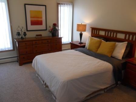 3901 Valley View Dr S - Photo 3 of 6