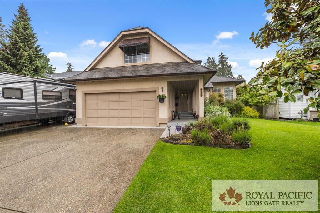 8052 165 Street - Photo 2 of 25