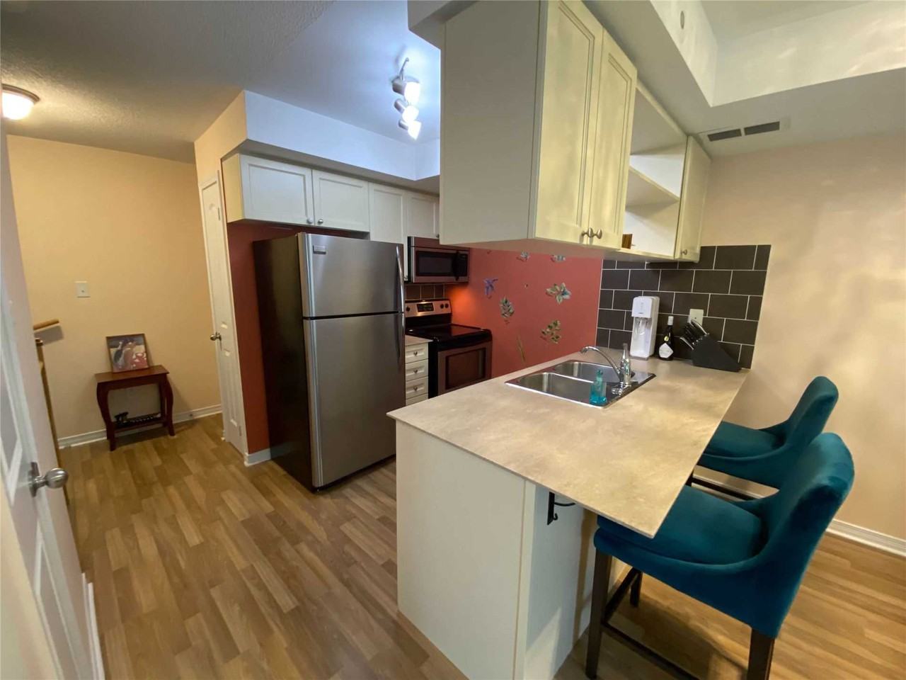 76 Munro Street - Photo 2 of 27