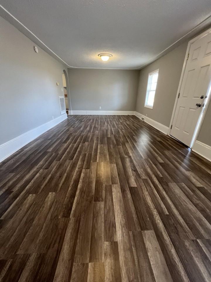 712 Old Grove Road - Photo 2 of 9
