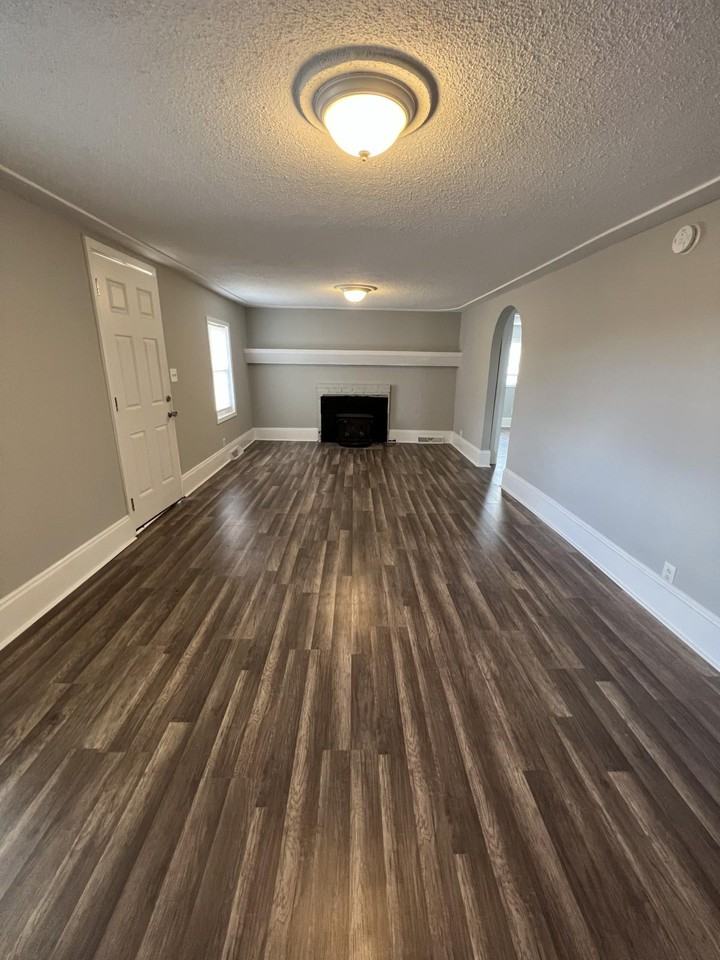712 Old Grove Road - Photo 3 of 9