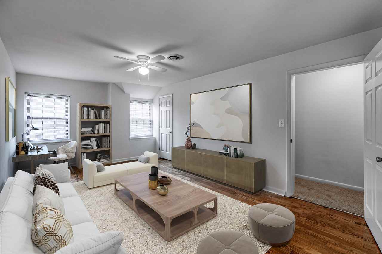 Stansbury Manor - Photo 7 of 34