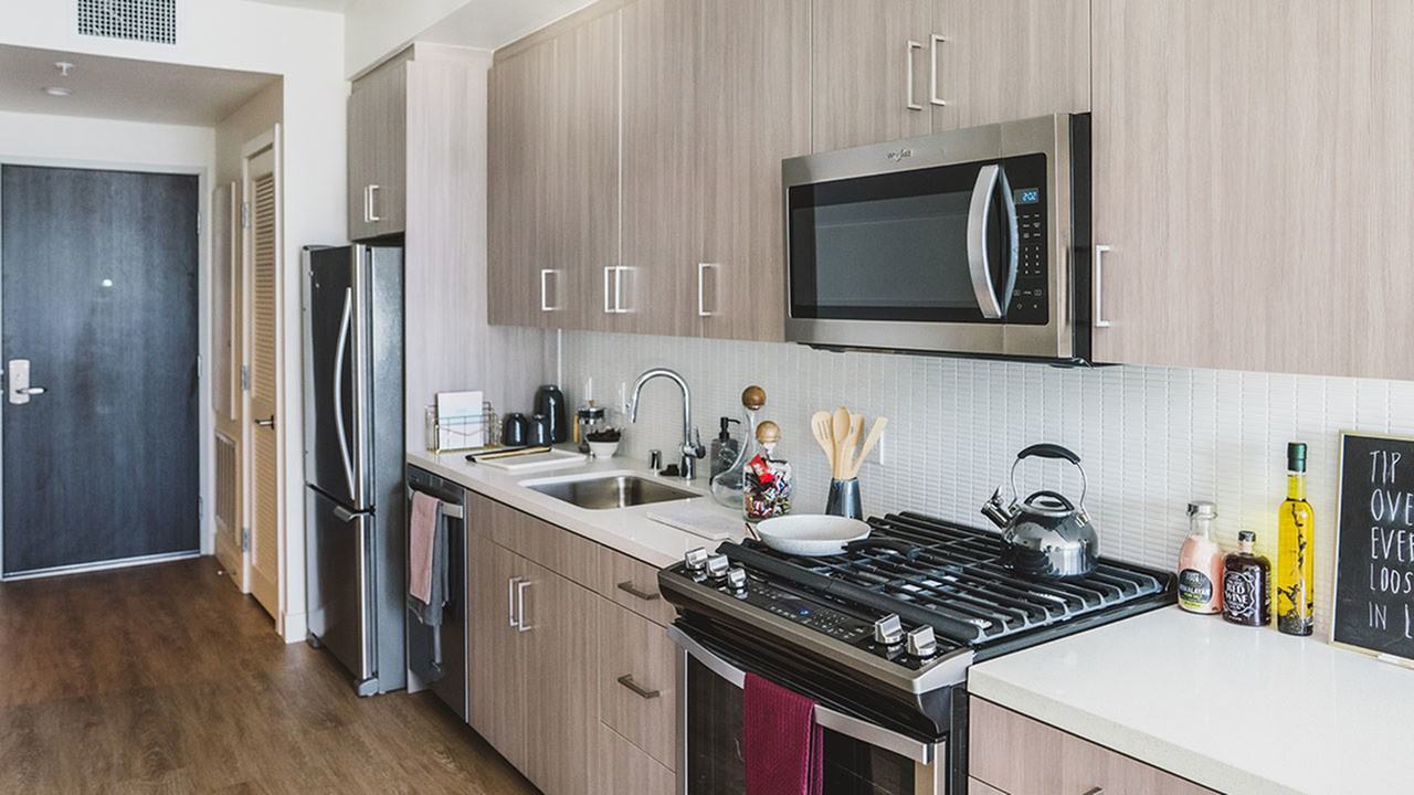 Axis - Photo 3 of 50