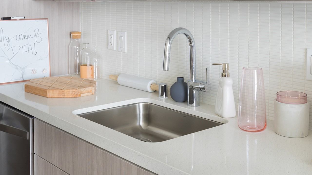 Axis - Photo 4 of 50