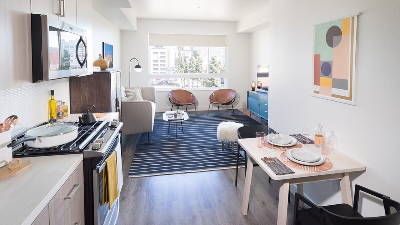 Axis - Photo 6 of 50