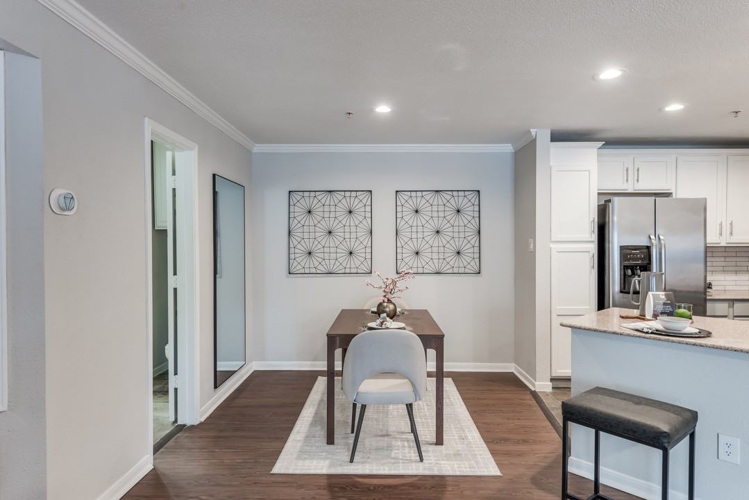 Alister Galleria - Photo 6 of 42