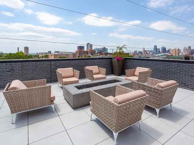 2501 Beacon Hill - Photo 7 of 50