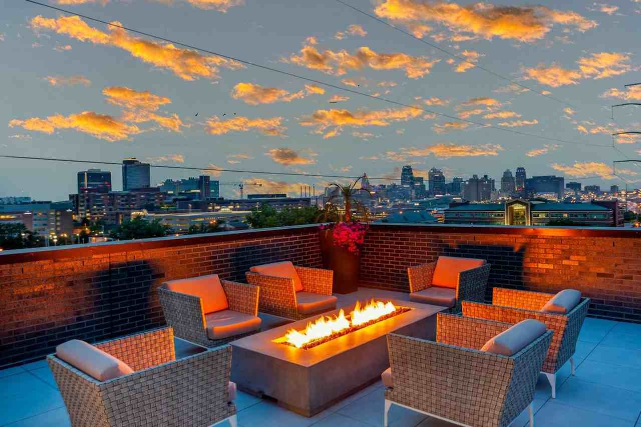 2501 Beacon Hill - Photo 2 of 50