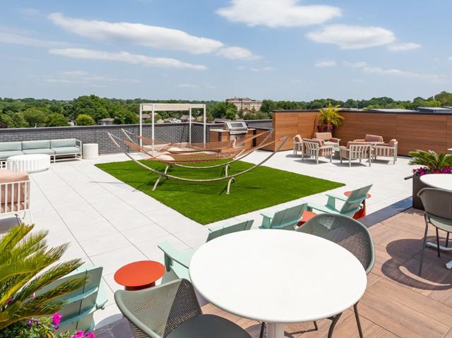 2501 Beacon Hill - Photo 4 of 50