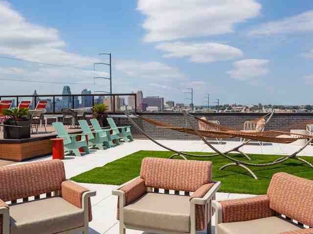 2501 Beacon Hill - Photo 5 of 50