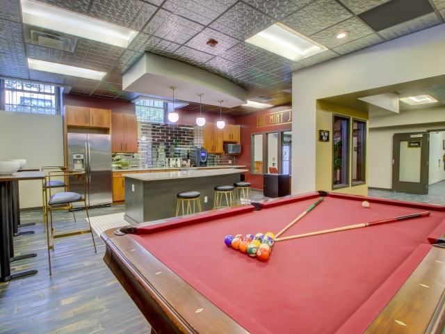 Belmont Buckingham - Photo 7 of 50