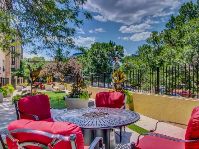 Belmont Buckingham - Photo 3 of 50