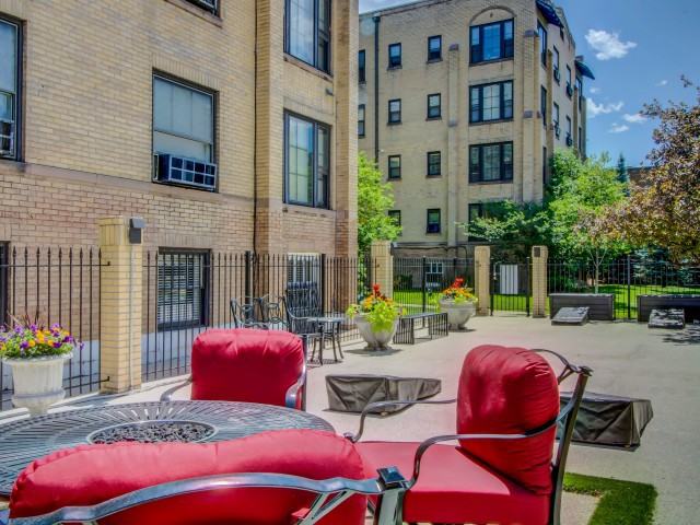 Belmont Buckingham - Photo 2 of 50