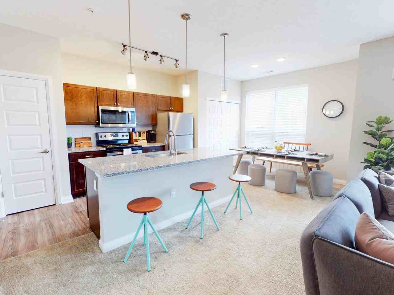 Graceland Flats - Photo 5 of 50